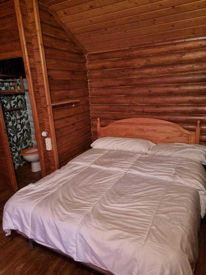 Camping フエンテ・デ・ピエドラ エクステリア 写真