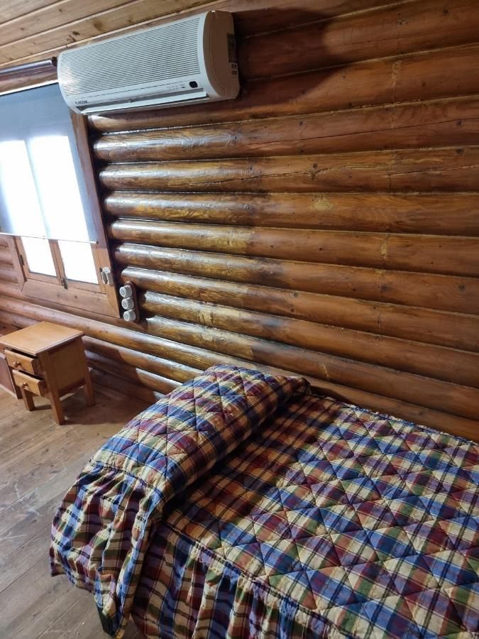 Camping フエンテ・デ・ピエドラ エクステリア 写真