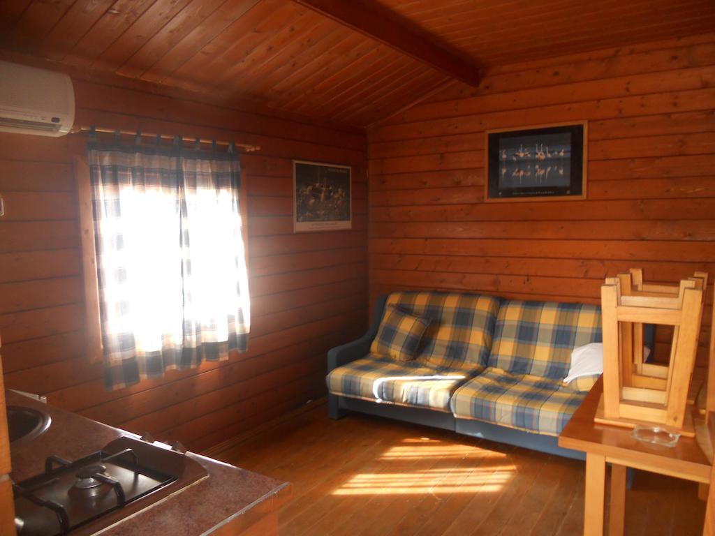 Camping フエンテ・デ・ピエドラ エクステリア 写真